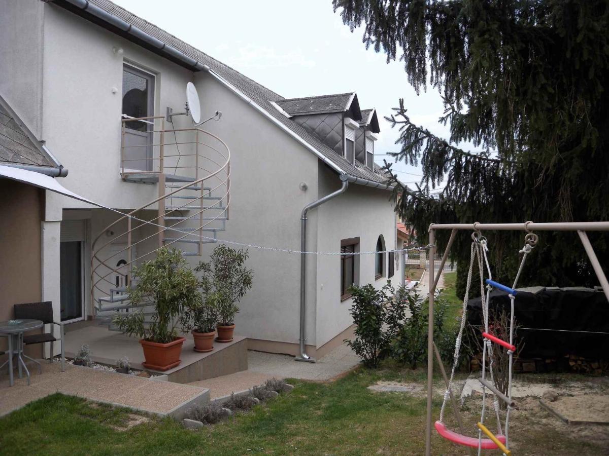 Apartments in Balatongyörök 34590 Exterior foto